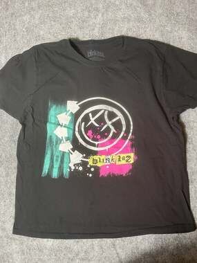 Blink-182 Smiley Face Multi-Color Logo Black T-Shirt Size XL